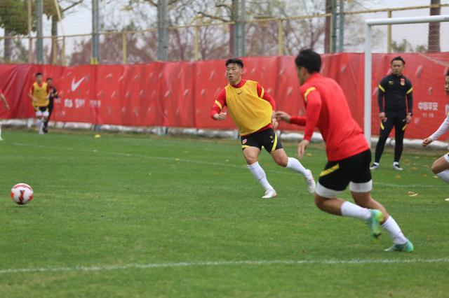 亚运队新帅要求减少无谓体能消耗 戴伟浚伤愈回归